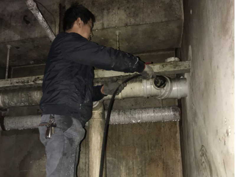 嘉善专业隔油池清理,洒店饭店隔油池清理打捞